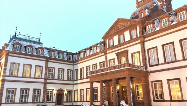 Schloss Philippsruhe im Schnee des hessischen Hanau