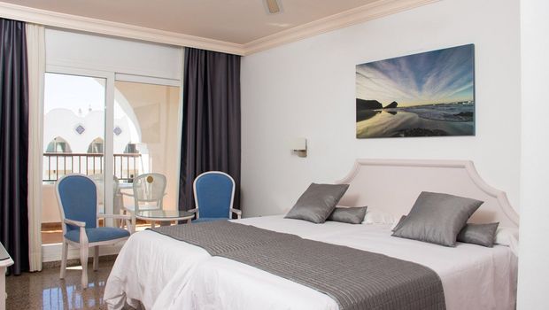 Zimmerbeispiel Hotel MAC Puerto Marina