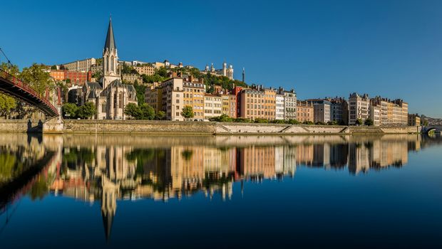 Blick von der Rhone auf Lyon