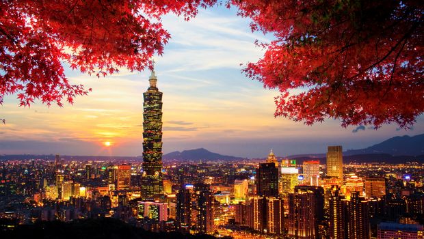 Blick auf Taipeh mit 101 Tower