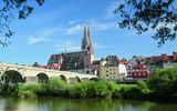 Regensburg, Stadtansicht mit Steinerne Brücke