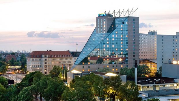 Außenansicht Estrel Hotel Berlin