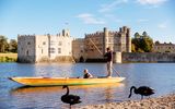 Leeds Castle mit jungem Paar