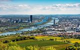 Wien Panorama im Herbst, Stadtansicht mit Donau vom Kahlenberg fotografiert