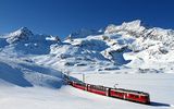 Bernina Express entlang des Lago Bianco