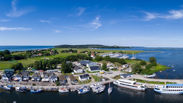 Hafen von Hiddensee