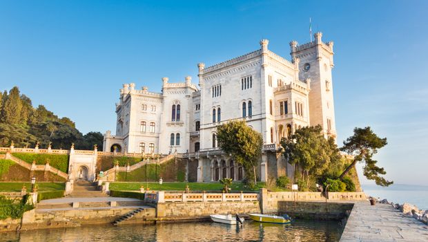 Schloss Miramare im Golf von Triest