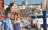 Pärchen am Hafen von Wismar