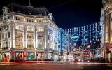 Weihnachtsbeleuchtung auf der Oxford Street in London