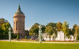 Mannheim, Park am Friedrichsplatz mit Wasserturm