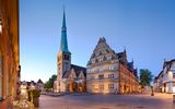 Hameln, Hochzeithaus mit Martinkirche am Marktplatz