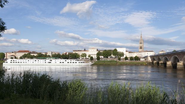 MS Cyrano de Bergerac