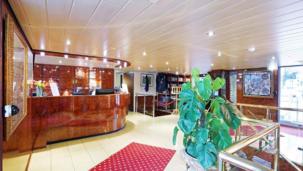 MS Sans Souci, Foyer und Rezeption_1