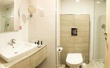 Comfort Land View Bathroom 1