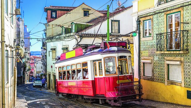 Typische Strassenbahn in Lissabon