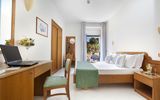 helles freundliches Zimmer im Hotel Piccolo Paradiso bei Sorrent in Italien