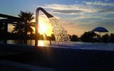 Sonnenuntergang genießen im Pool am Acacia Resort auf Sizilien in Italien