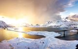 Lofoten Straßenbrücke im Winter