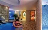 Entspannung im Whirlpool im Spa von Hotel Sorriso Thermae in Italien, Ischia
