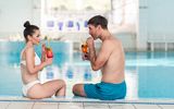 Cocktail am Pool