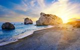 Aphrodites Strand und Felsen im Sonnenuntergang