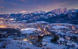 Zakopane bei Nacht im Winter