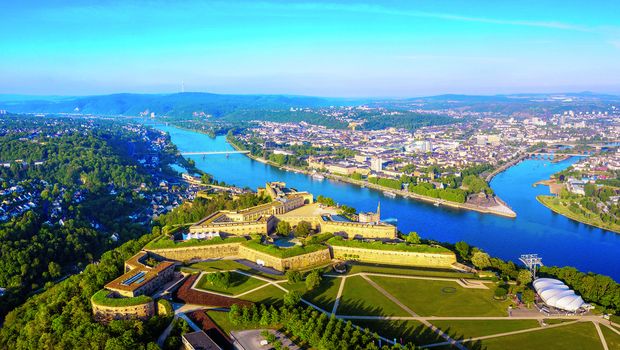 Koblenz, Festung Ehrenbreitstein und Moselmündung in den Rhein
