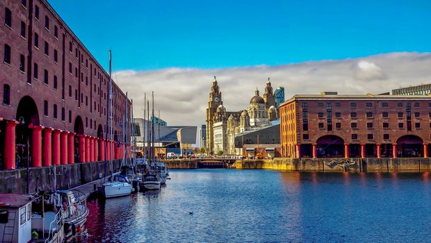Blick auf die Three Graces, Albert Dock, Liverpool