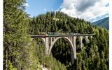 Nostalgiezug bei Wiesen