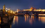 Praha Karlsbrücke bei Nacht
