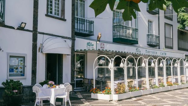 Cafe-Terrasse Hotel Talisman in Ponta Delgada