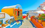 Buntes Dorf Oia auf Santorin