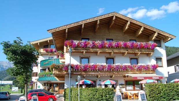 Außenansicht 1 Hotel Edelweiß