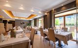 Golden Park Hotel, Restaurant