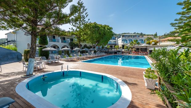 Hotel Contessa, Pools