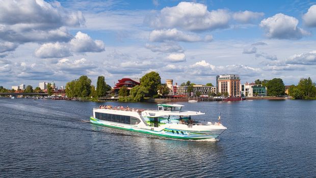 Schifffahrt in Potsdam mit der WEISSEN FLOTTE